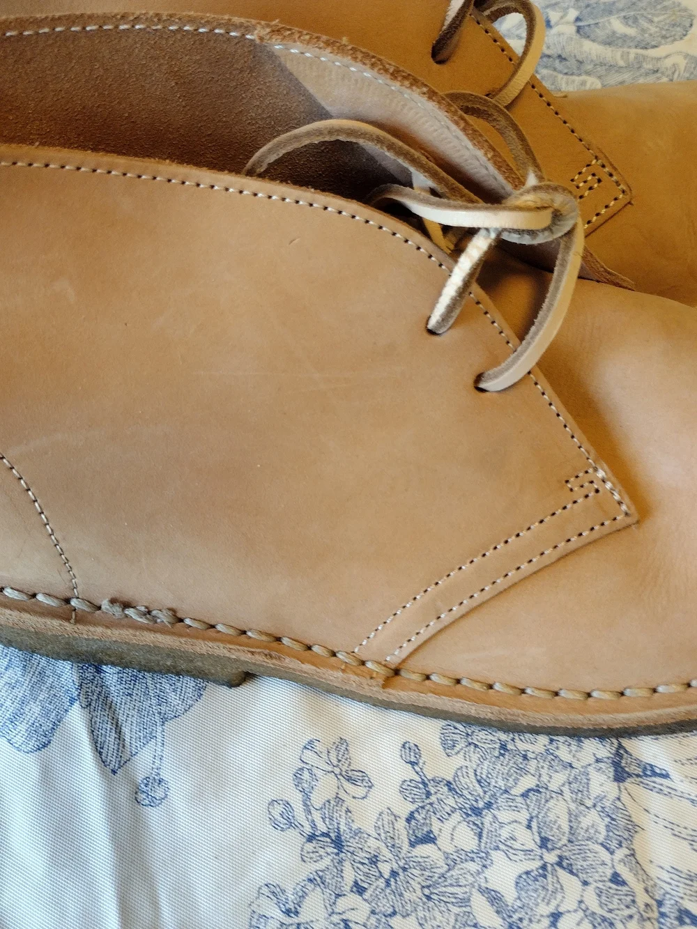 Clark's Original Natural Tan Leather Desert Shoes Size 9 US